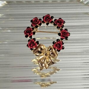 Avon Vintage Red Rose Bow Wreath Brooch Pin